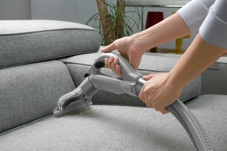 vacuum upholstery-cleaning