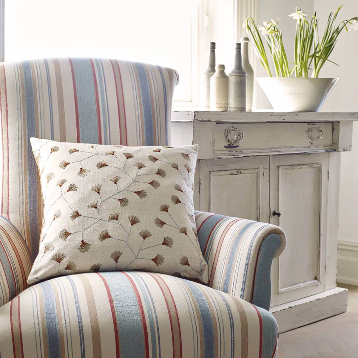 12 Best Upholstery Fabrics: How to Choose Fabric for Your Furniture